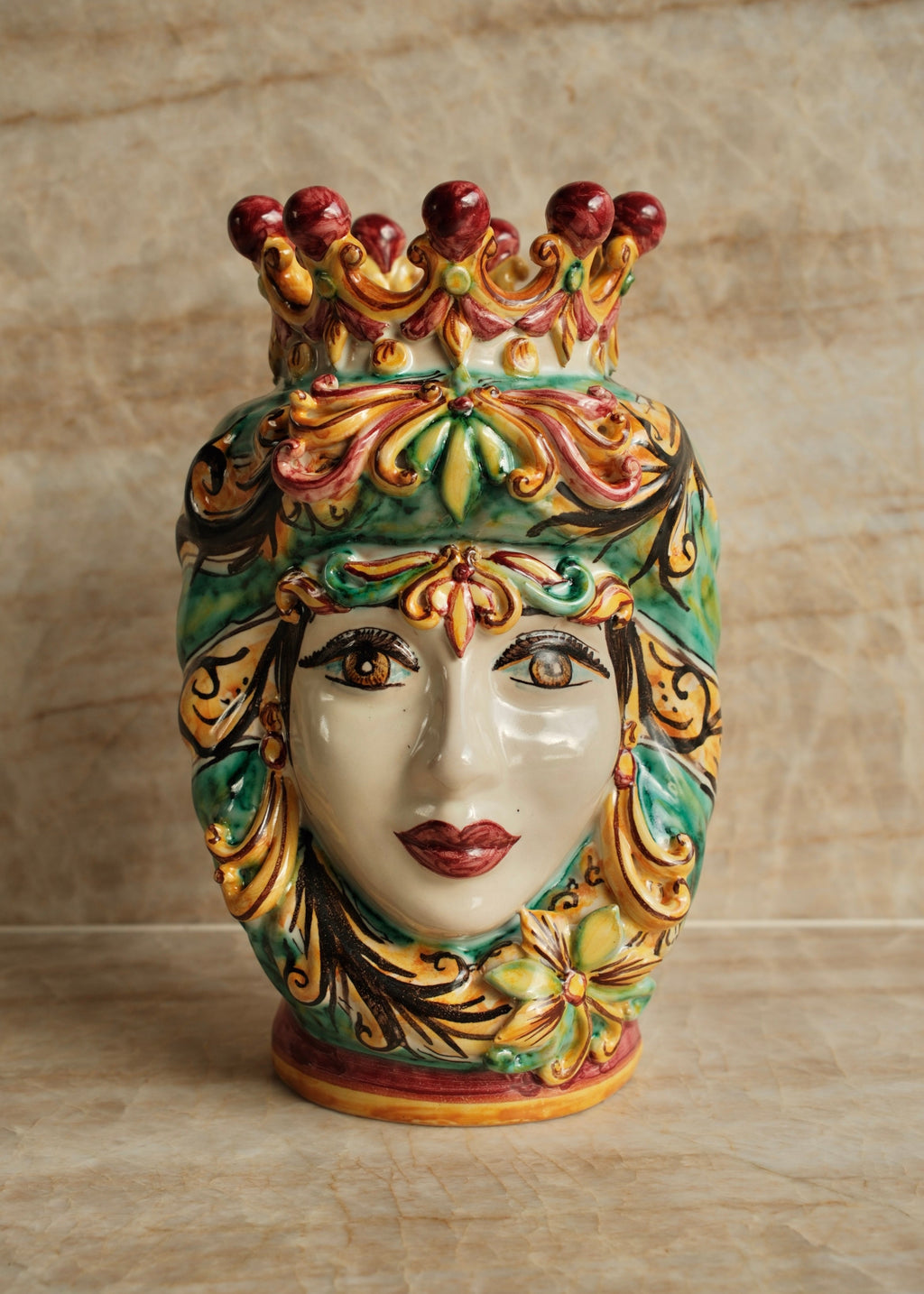 Noto Donna Klein
