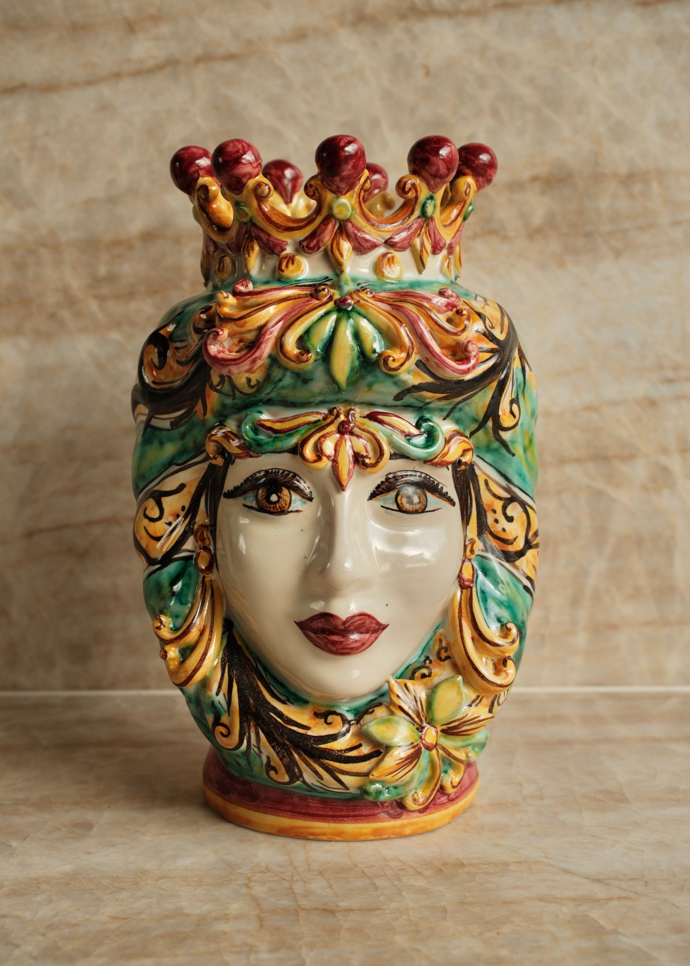 Noto Donna Klein